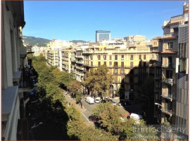 Ref. 1169 Exclusiva propiedad en Finca Regia del 1900 totalmente reformada en Rambla Cataluña.		