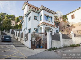 Ref. 1165 Acogedora y espectacular Villa situada en la zona alta de Sarria.
