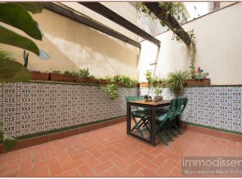 Ref. 1092 Acogedora Planta Baja con patio al lado de la "Plaça de Vila"
