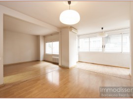 Ref. 1091 Apartamento a Reformar en la zona residencial de Tres Torres.