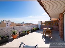 Ref. 1059 Fantastico Ático duplex de 90m2 con terrraza de 25m2 en la Vila de Gràcia