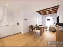 Ref. 1177 Acogedor apartamento totalmente reformado en el centro de Barcelona	